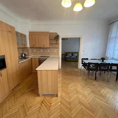 Nerudova Appartement *
